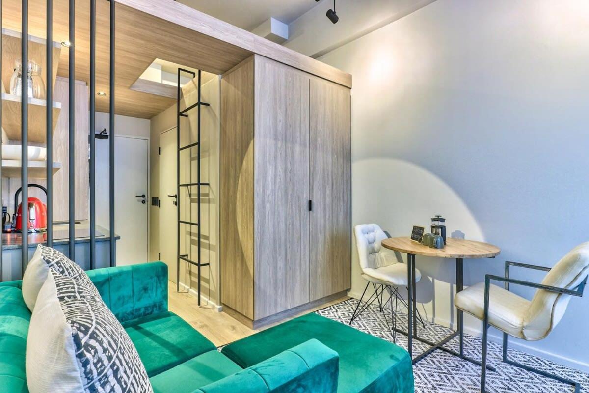 Luxurious Designer Gem Located At The Harri