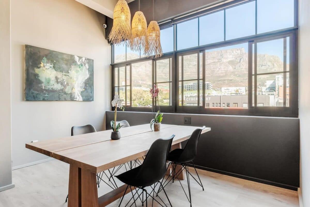 Luxurious Designer Gem Located At The Harri *