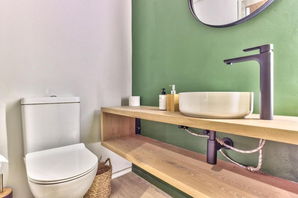Luxurious Designer Gem Located At The Harri Apartment *